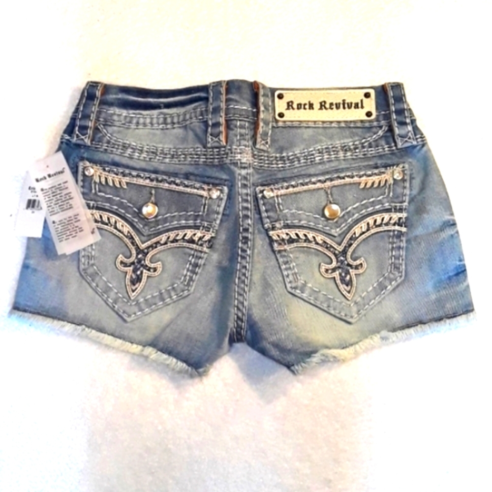 🆕️Rock Revival Jelina Shorts. Women's Size: Waist 25x02 Inseam